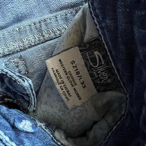 Silver Tuesday very distressed jeans. Size 18 with 33” inseam. - Picture 4 of 5